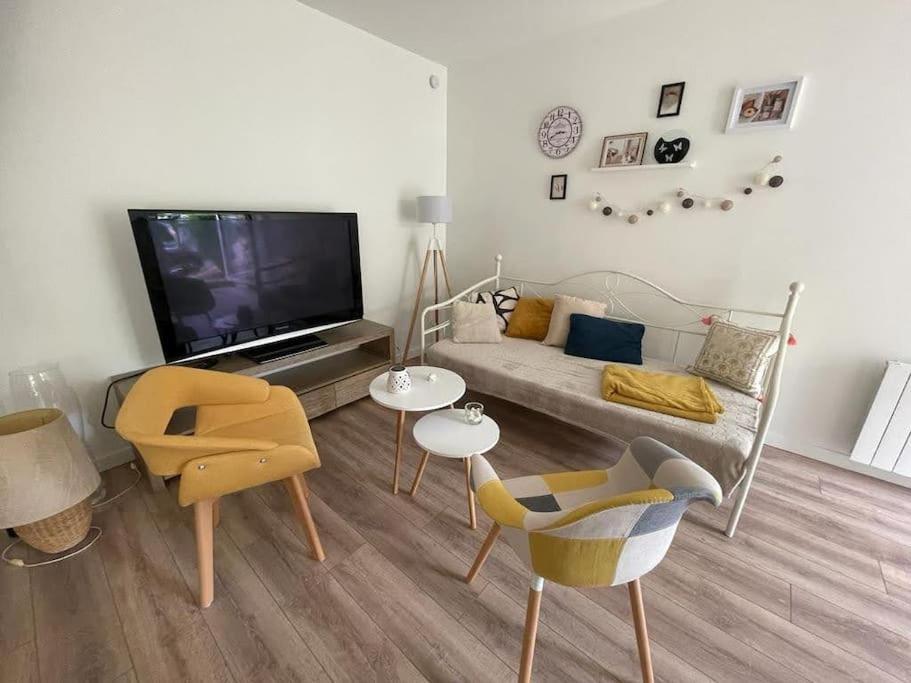 Gite De Charme - 3 Chambres, 5 Lits - De 4 A 7 Personnes Avanton Kültér fotó